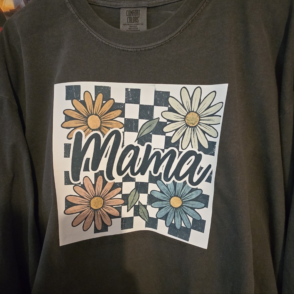 Comfort Colors  'Mama' Floral Graphic Tee - Charcoal